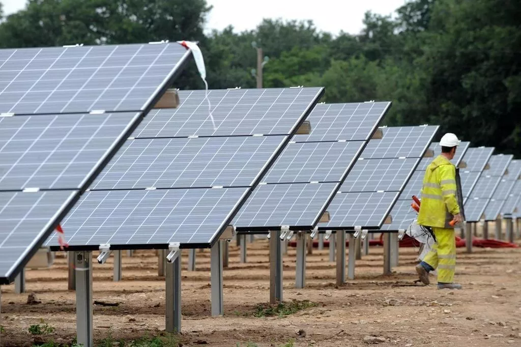 découvrez l'importance cruciale de l'urgence de la transition énergétique pour un avenir durable. explorez des solutions innovantes et des engagements nécessaires afin de lutter contre le changement climatique et de préserver notre planète.