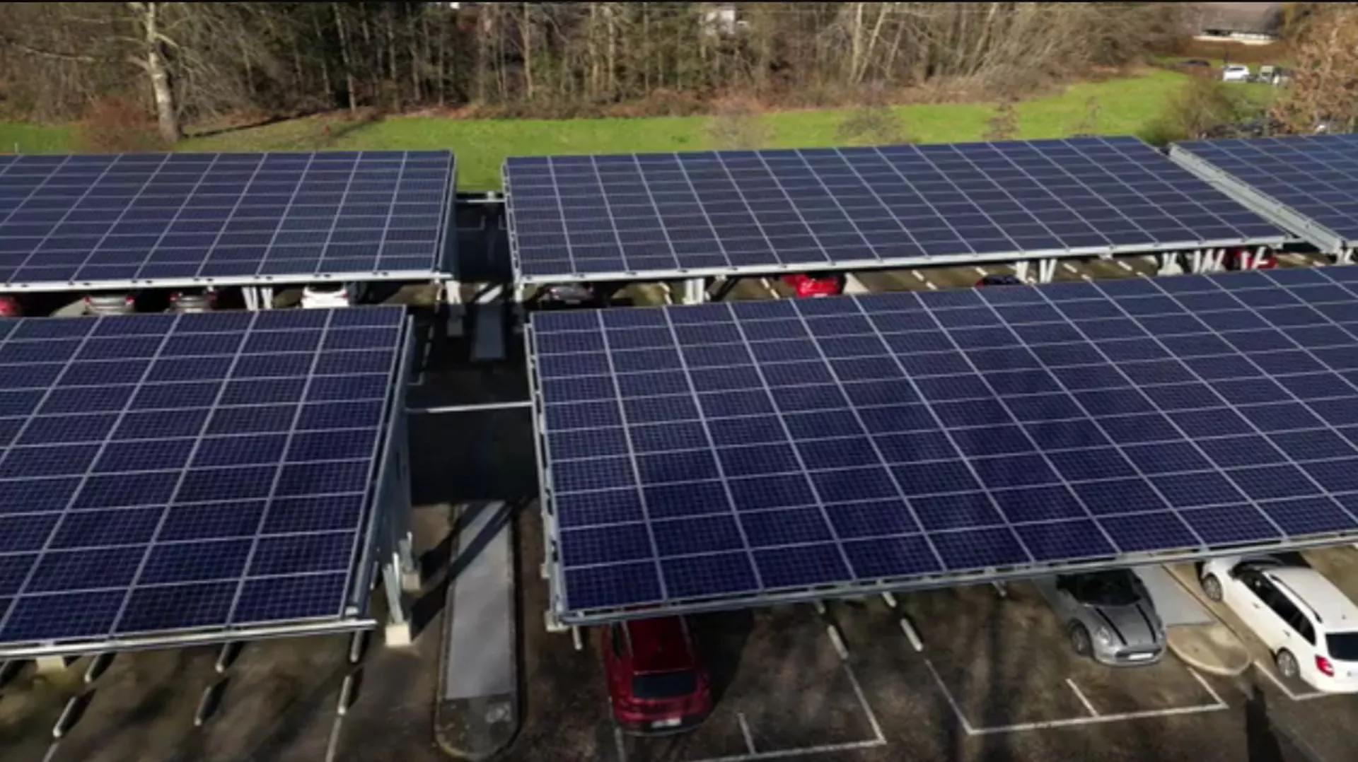 découvrez les parkings solaires de carrefour, une initiative éco-responsable qui utilise l'énergie solaire pour propulser une mobilité durable. profitez d'un stationnement pratique tout en contribuant à la protection de l'environnement.