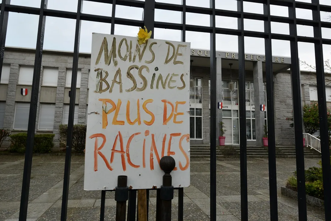 découvrez les enjeux de la lutte contre les bassines en agro-industrie. cet article explore les impacts sur l'environnement, les droits des agriculteurs et les solutions pour un avenir durable.